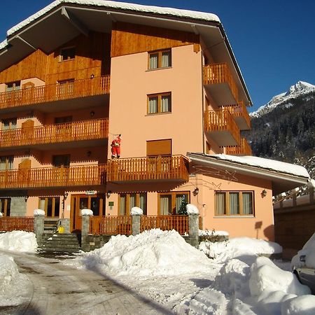 Hotel Dama Bianca Valtournenche Exteriér fotografie
