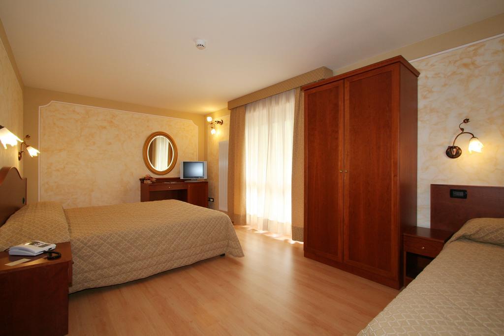 Hotel Dama Bianca Valtournenche Pokoj fotografie